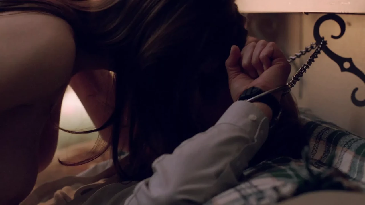 Alexandra Anna Daddario - ''True Detective'' s1e02