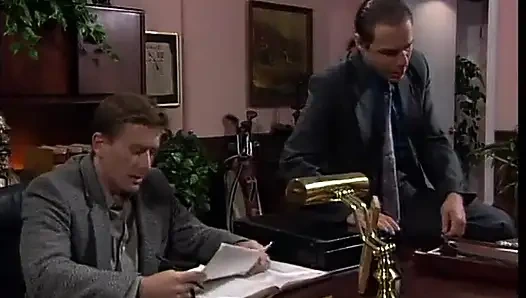 Seksi piliç amını siktiriyor