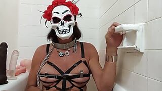 lizzyyum SD september 2024  shackled and strappedl Fantasy Bathing Pussy Clit Boobs ORGASM