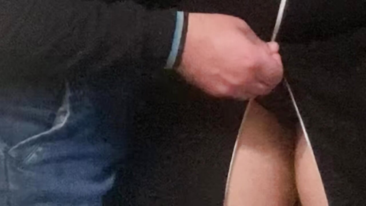 OMG! Meraba pepek berair di kereta api bawah tanah - menembusi dalam seluar dalam seksi
