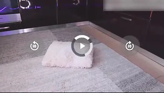 Bu azgın kızı amından sik ve gırtlağına kadar boşalıyor