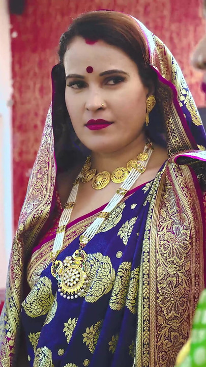 Επική στιγμή από το "Tharki Burha Sasur Fucks Four Newly Married Doll in Laws ( Hindi Audio )"