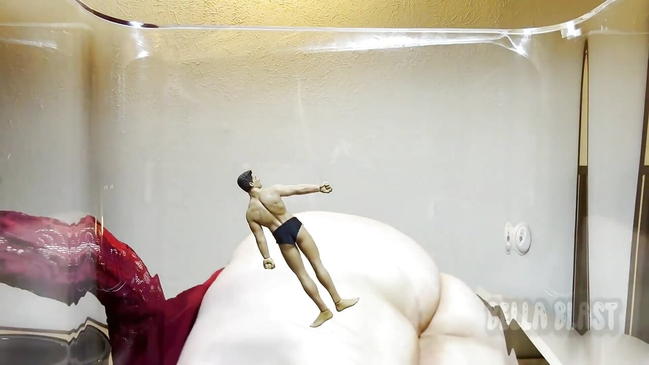 Giantess Fart Kara: Malutka zmiażdżona pod moją wielką dupą