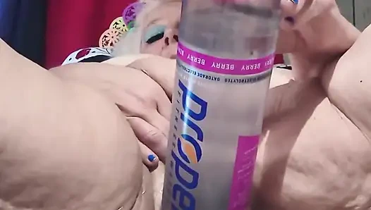 Große flasche gestopft, kitzler-fotze