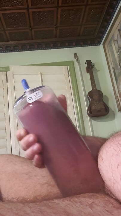 Sich während einer woche nacht verspielt fühlen, schwanz pumpend, riesen