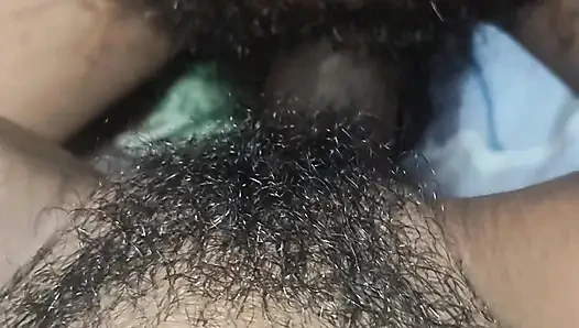 Üvey oğul evde üvey annesini baştan çıkarıyor