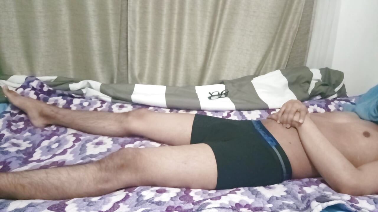 Опитвайки се да получа оргазъм със свободни ръце, не можах да го постигна.