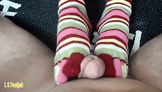 Amateur Girlfriend in Hot Sockjob POV