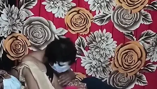 Индийский дези Suhagraat, муж и жена 1