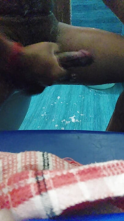bathroom ke andar me hai Amit ka bahan ko yaad kiya Or unka Chhota chhota chheda me