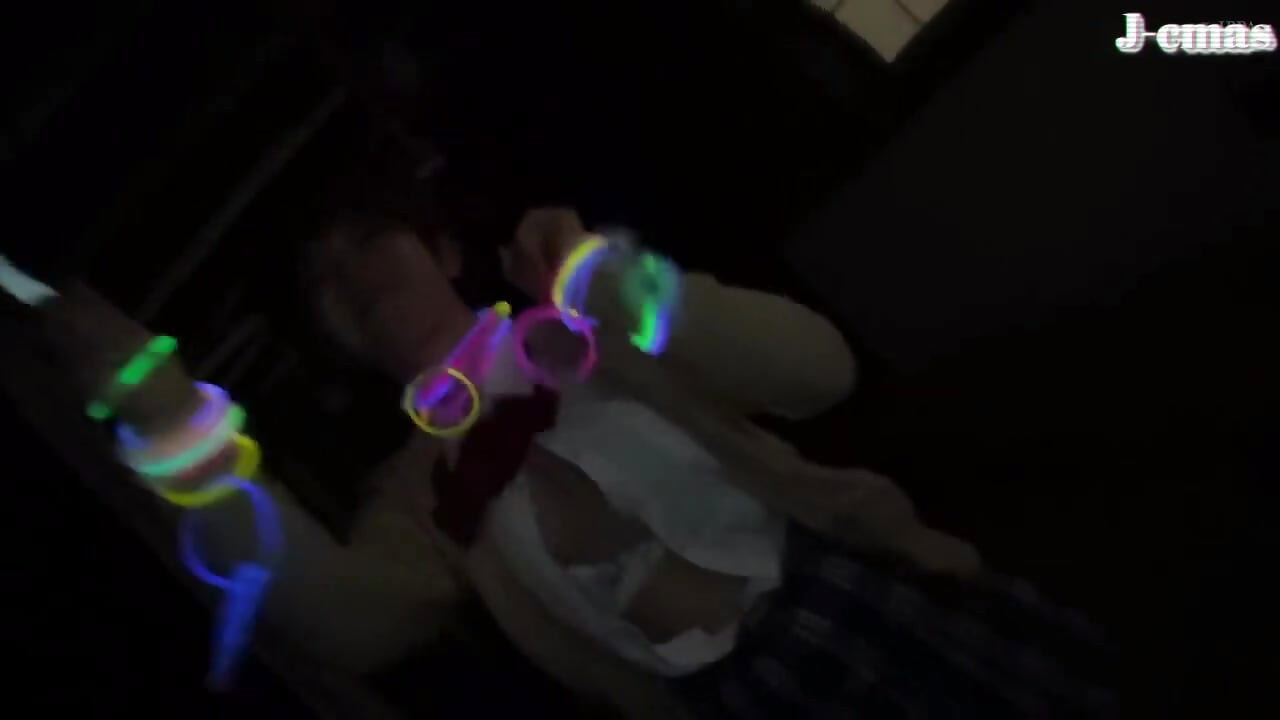 대담한 아름다움은 야외를 포용하고 열정이 넘쳐 나는 따뜻한 흔적을 남깁니다. [2반반] - B