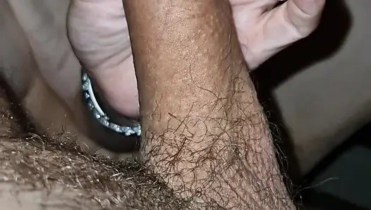 Mami lutscht stiefvaters schwanz. Papa squirtet dann in mamas.