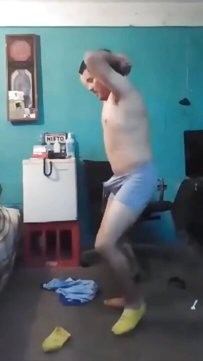 Jésus dans un boxeur touche son pénis, compilation n° 4