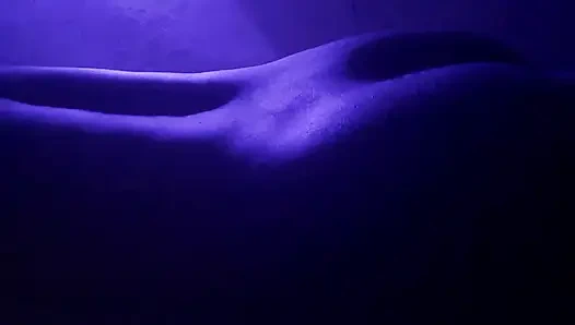 Gara-gara ngentot sama pacar lamaku, vergin neha lagi asik ngentot di malam hari