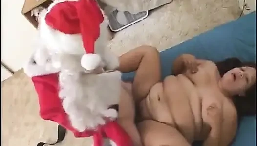 Noel Baba'nın güzel bir oral seks için gelmesini izle