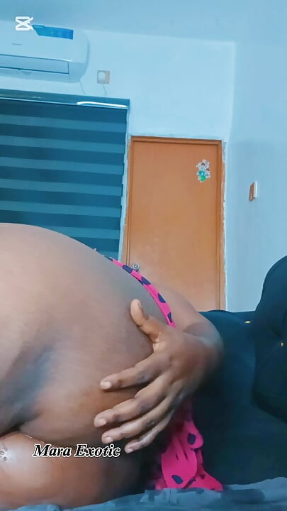 Eebenpuu Milf Mara Eksoottinen Karvainen Pillu Äärimmäinen Ruiskuttava Masturbaatio.