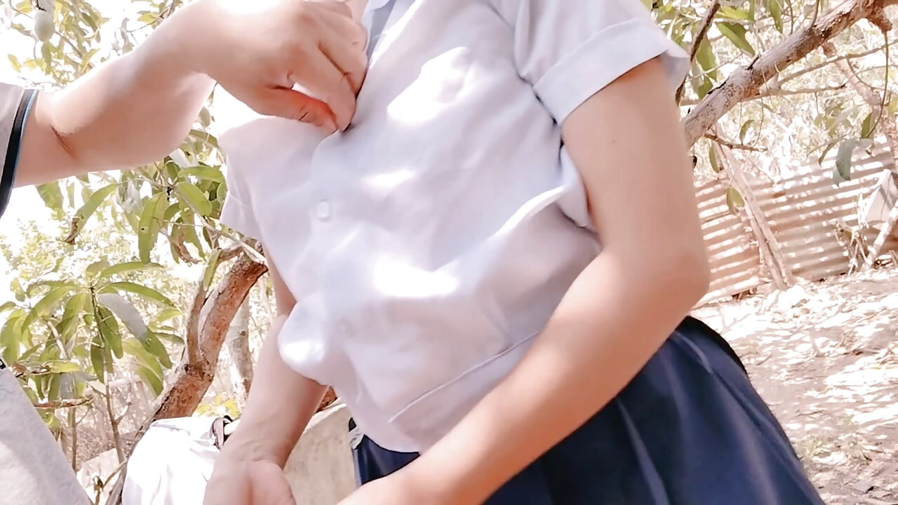 농장에서 관리인을 만나는 18살 학생