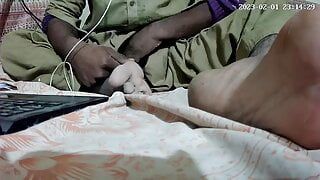 Indyjski Tamilski chłopak i dziewczyna uprawiający seks w sypialni 3987