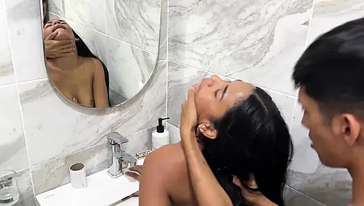 Junge brünette latina liebt, wie ihr geiler stiefbruer sie hart fickt wie eine Wilde.