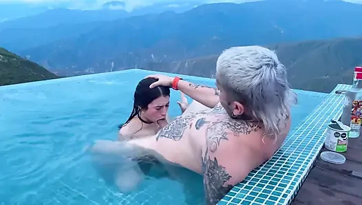 Kencan Tinder Berakhir Dengan Seks Luar Ruangan Dengan Chicamocha Canyon Di Latar Belakang