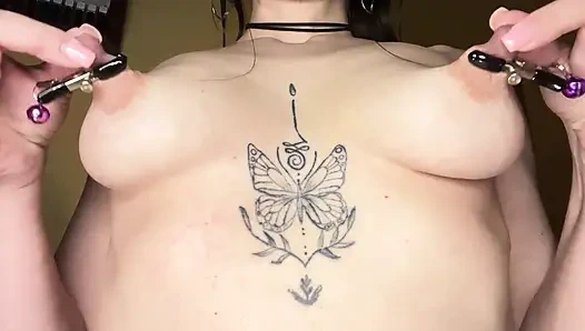 Та самая Милф которая кончает только от игр с сосками