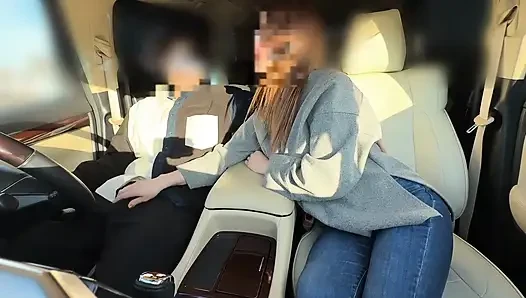 İşte bile elleri ve ağzıyla beni orgazm ettiren güzel bir evli kadın