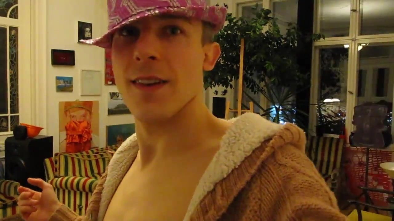 TWINK IS ALWAYS HUNGRY FOR RAW COCK