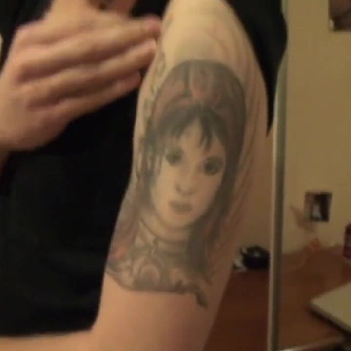 Twink在家里被他最好的朋友性交