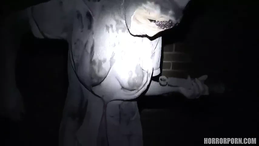 Y tá đồi im lặng