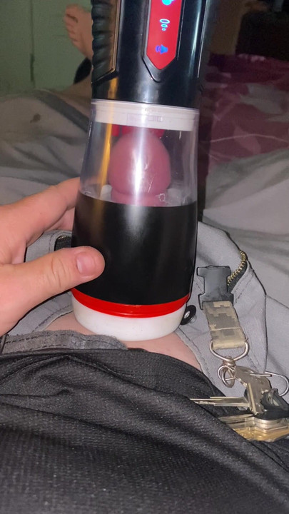 父が小さなチンコを撫でているのを見るとか?