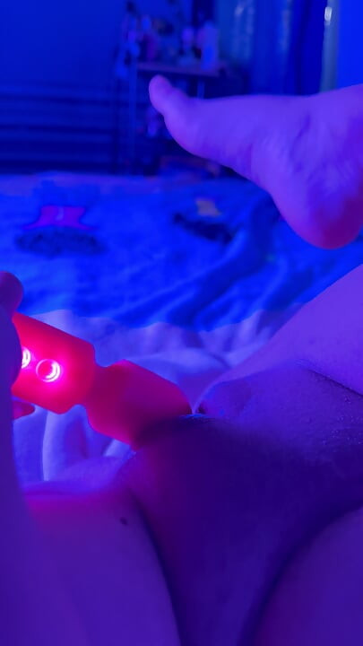 Perverted college girl fucking her pussy thinking about her stepfather