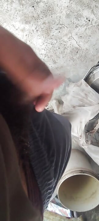 Un bărbat care face duș l-a ascuns pe Negru Chammy astăzi