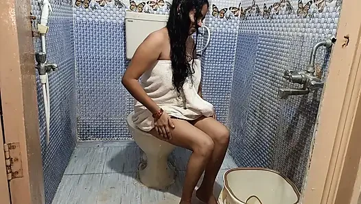 Büyük götlü Telugu Hyderabadi Hintli evli kadın duşta