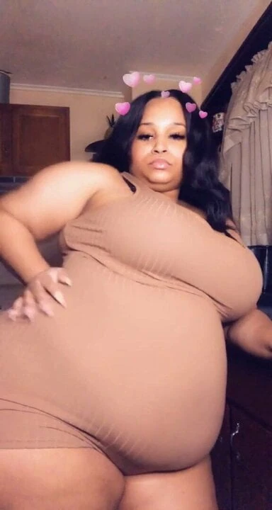 BBW showing off new fat gain