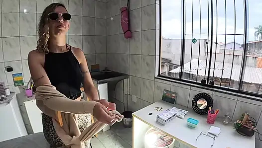 Little blind had orgasms with the pussy lick and anal penetration from the gynecologist.