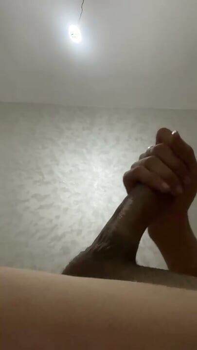 আমার বড় লিঙ্গের সাথে খেলার কেউ নেই