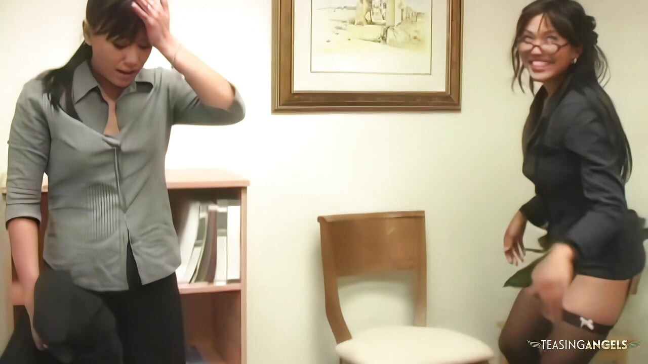 Mika Tan, uma pessoa excepcional, e seu companheiro asiático se envolveram em uma troca verbal.