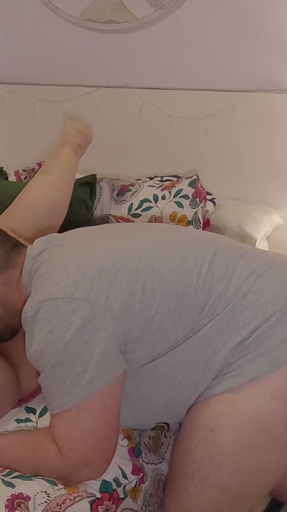 I fuck my chubby stepsister and cum on her pussy before seeing her boyfriend | Clip 1
