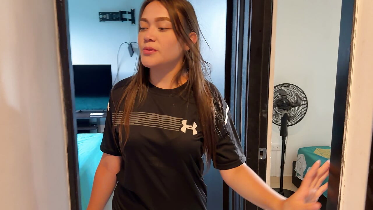 Tiny midget ass gir sin blonde stesøster en hard god morgen-fuck, morgensex ender i hjemmelaget porno
