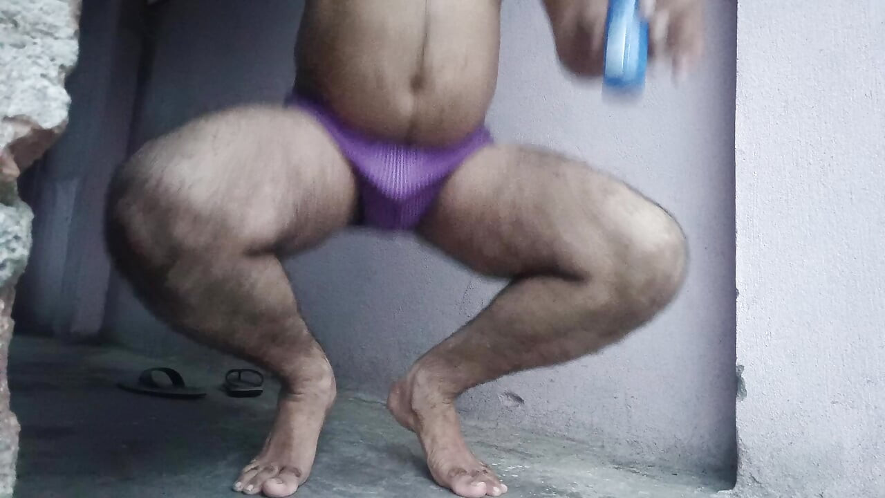 Wife ki bra aur underwear pahan liya