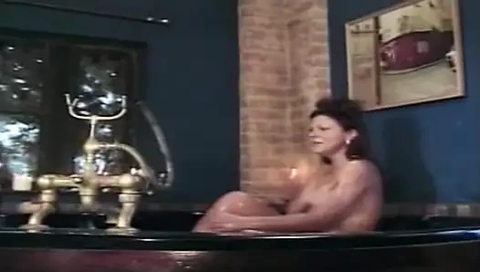 Big Omar's British Adventures: Pantat montok (2001)