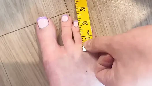67 Goddess Size 16 Feet Measurements