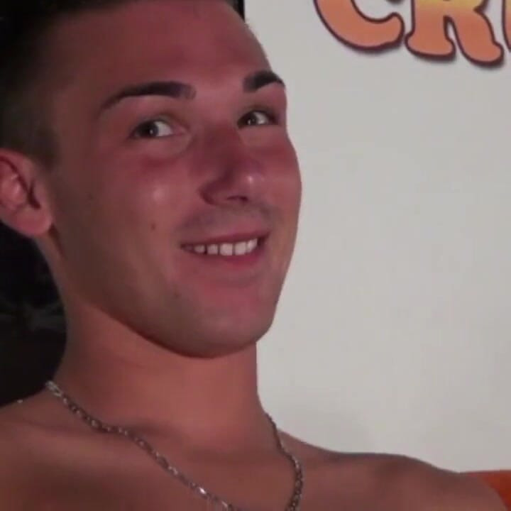 Porno yıldızı Jordan Fox ile amatör grup seks