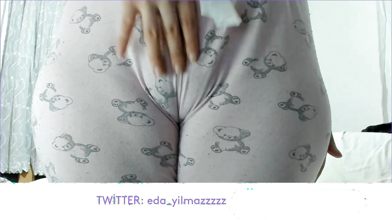 CAMEL TOE- MASTURBATION IN PAJAMAS- TURKISH PORN- TURKISH MILF