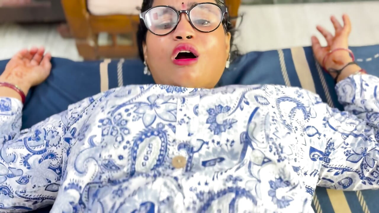 인도 이복 여동생 시오후키 오르가즘 섹스 힌디어 비디오