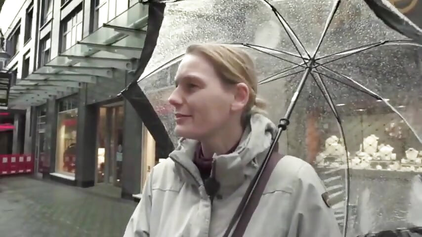 Conny misli da ima to određeno, a onda dođe njezin muž!