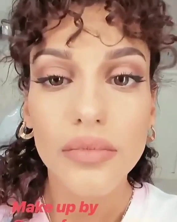Tal selfie video 2