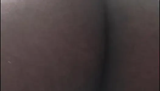 Gadis remaja menyeluruh untuk pamer memek tebalnya