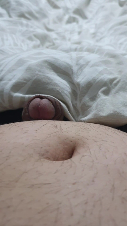 बिना शर्म के सौतेली मम्मी ने हाथों से चुदाई के लिए सौतेले बेटे का लंड निकाला | क्लिप 1