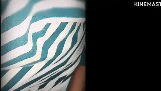 Aku lagi asik nyepong kontol abang tiriku!